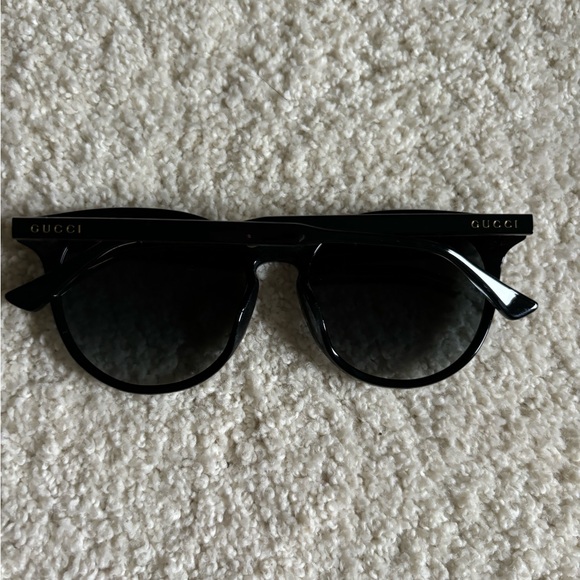 Gucci Sunglasses - Picture 3 of 4